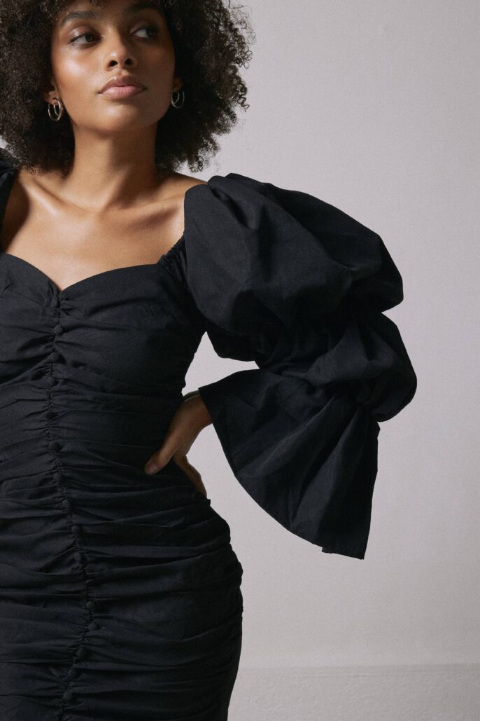 Photographe mode à Lyon – portrait studio et silhouette élégante